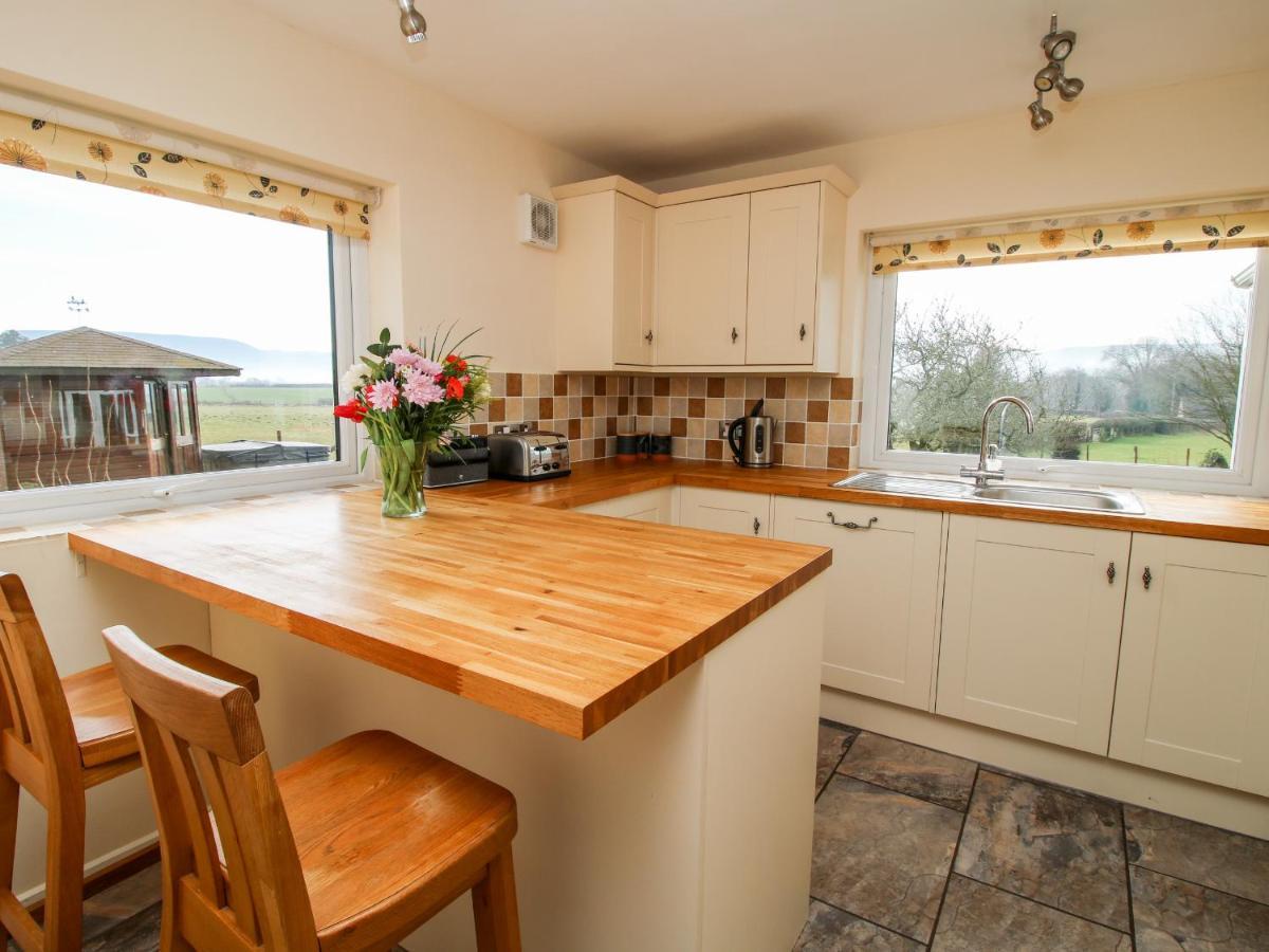 Bicton Lea Villa Acton  Ngoại thất bức ảnh